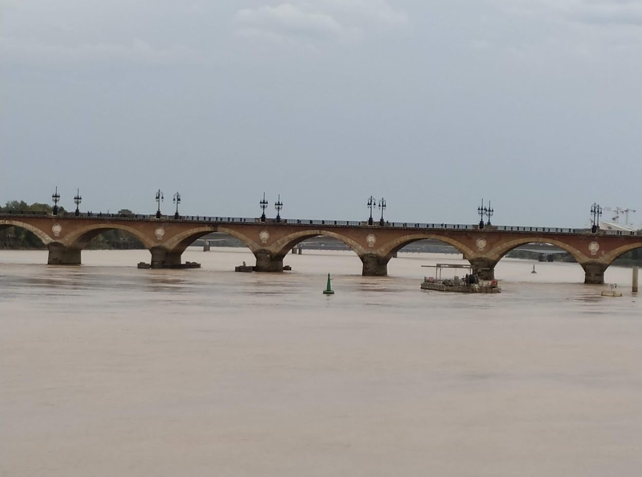 Pont de pierre Bordeaux France